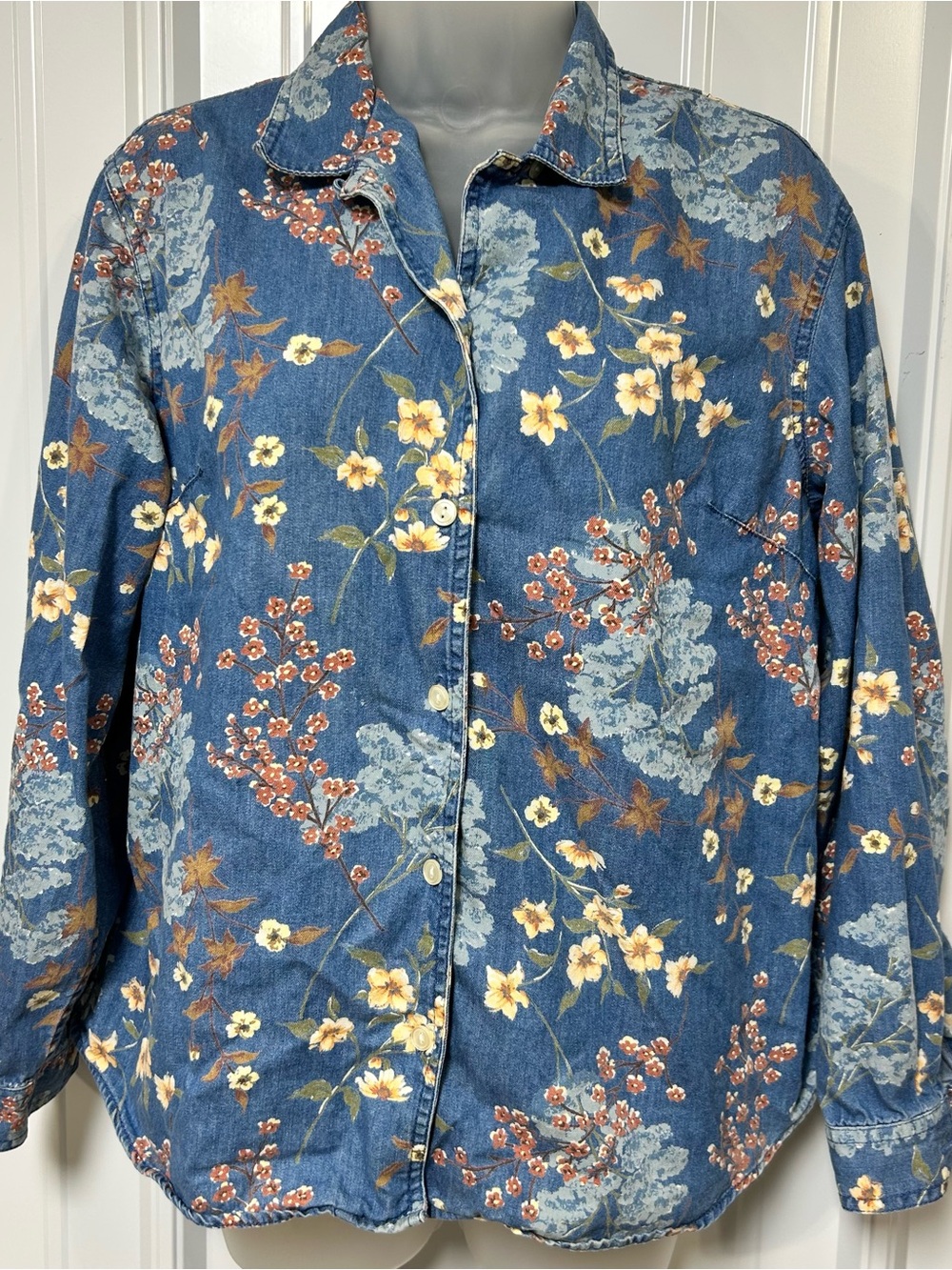 Vintage Liz Claiborne Womens Denim Floral Shirt Size Medium Liz Wear 90s